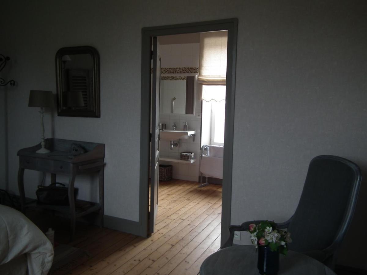 Chambre D'Hote Le 18-20 Saint-Martin-des-Entrees Bagian luar foto